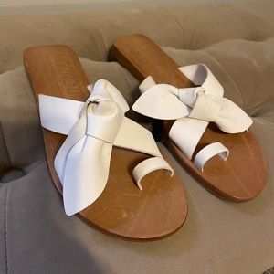 NWT Antonio Melani sandals. Size 6.5